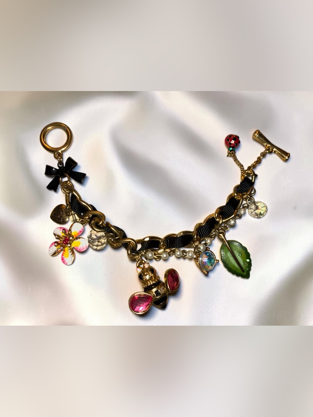 BETSEY JOHNSON Vintage Hawaiian Luau Charm Bracelet Collectible RARE NEW NWT
